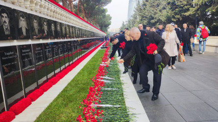 20 Yanvar faciəsinin 33-cü ildönümü ilə əlaqədar Şəhidlər Xiyabanına ziyarət