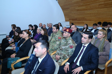 3 noyabr 2025-ci il tarixində “İdrak” liseyində 8 Noyabr-Zəfər Gününün beşinci ildönümünə həsr olunmuş "Zəfərin qəhrəmanları: şəhidlər və qazilər" adlı tədbir