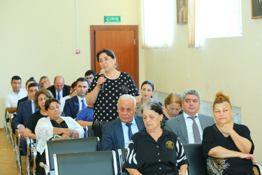 21 avqust 2025-ci il tarixində Binəqədi Rayon İcra Hakimiyyətinin başçısı Elxan Allahverdiyevin 9-cu mikrorayon sakinləri ilə səyyar qəbulu