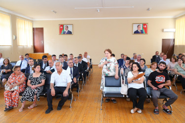 17 iyul 2025-ci il tarixində Binəqədi Rayon İcra Hakimiyyətinin başçısı Elxan Allahverdiyevin 6-cı mikrorayon sakinləri ilə səyyar qəbulu