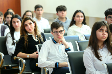 25 noyabr 2025-ci il tarixində 135 nömrəli tam orta məktəbdə "Narkotiksiz gələcək naminə!” mövzusunda növbəti maarifləndirici tədbir