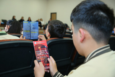 23 oktyabr 2025-ci il tarixində “Konstitusiya və Suverenlik İli” çərçivəsində Binəqədi rayonu 335 № li tam orta məktəbdə çətin həyat şəraitində olan yetkinlik yaşına çatmayanlar üçün sosial reabilitasiya və cəmiyyətə inteqrasiyası ilə bağlı tədbirlərin gücləndirilməsi, onlara tibbi və psixolojin dəstəyin göstərilməsi məqsədilə “Sən tək deyilsən!” mövzusunda maarifləndirici tədbir