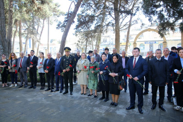 Azərbaycanın Respublikasının Milli Qəhrəmanı Fərhad Hümbətovun büstü qarşısında xatirəsinə həsr olunmuş tədbir 01.04.2025