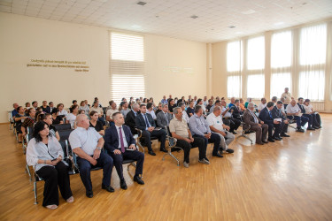 12 avqust 2025-ci il tarixində Binəqədi Rayon İcra Hakimiyyətinin başçısı Elxan Allahverdiyevin Binəqədi qəsəbə sakinləri ilə səyyar qəbulu