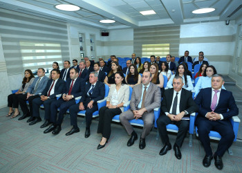 23 iyun 2026-cı il tarixində Binəqədi Rayon İcra Hakimiyyətinin inzibati binasında 23 İyun – Dövlət Qulluqçularının Peşə Bayramı münasibətilə tədbir