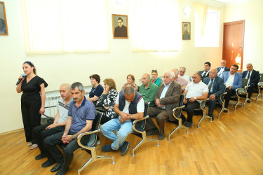 03 iyun 2025-ci il tarixində Binəqədi Rayon İcra Hakimiyyətinin başçısı Elxan Allahverdiyevin 9-cu mikrorayon sakinləri ilə səyyar qəbulu