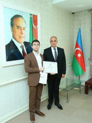 11 sentyabr 2026-cı il tarixində  2025-2026-cı tədris ilində ali təhsil müəssisələrinə tələbə qəbulu imtahanında Binəqədi rayonu üzrə yüksək nəticə göstərən gənclərlə  görüş