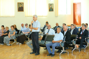 21 avqust 2025-ci il tarixində Binəqədi Rayon İcra Hakimiyyətinin başçısı Elxan Allahverdiyevin 9-cu mikrorayon sakinləri ilə səyyar qəbulu