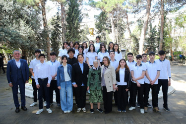 Azərbaycanın Respublikasının Milli Qəhrəmanı Fərhad Hümbətovun büstü qarşısında xatirəsinə həsr olunmuş tədbir 01.04.2025