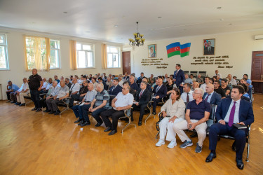 14 avqust 2025-ci il tarixində Binəqədi Rayon İcra Hakimiyyətinin başçısı Elxan Allahverdiyevin 7-ci mikrorayon sakinləri ilə səyyar qəbulu