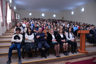 Binəqədi rayonunda Humanist Pedaqogika üzrə Təhsil Təşkilatları Beynəlxalq Assosiasiyasının prezidenti, əməkdar müəllim Asif Cahangirovla görüş