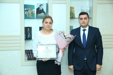 5 Oktyabr – “Beynəlxalq Müəllimlər Günü”  münasibətilə dövlət ümumi təhsil müəssisələrində çalışan təhsilverənlərin sertifikatlaşdırılması imtahanlarında yüksək nəticə göstərən müəllimlərlə görüş