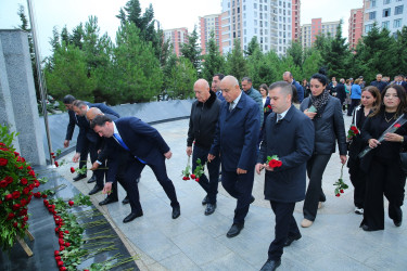 27 sentyabr 2025-ci il tarixində Binəqədi rayonunda Birinci Qarabağ, Aprel döyüşləri və Vətən müharibəsində, antiterror əməliyyatları zamanı şəhid olmuş qəhrəmanlarımızın əziz xatirəsinə ucaldılmış Memorial Kompleksin qarşısında 27 Sentyabr - Anım Gününün beşinci ildönümünə həsr olunmuş ümumrayon tədbiri