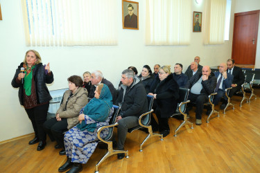 18 dekabr 2025-ci il tarixində Binəqədi Rayon İcra Hakimiyyətinin başçısı Elxan Allahverdiyevin 9-cu mikrorayon sakinləri ilə səyyar qəbulu