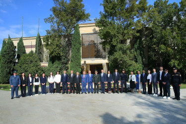 01 oktyabr 2025-ci il tarixində Binəqədi rayonunda fəaliyyət göstərən orta ümumtəhsil müəssisələrində təhsil ilinin yekunlarına və 5 Oktyabr - “Beynəlxalq Müəllim Günü”nə həsr olunmuş “Konstitusiya və Suverenlik İli: Təhsil və Gələcək Nəsillər” adlı təhsil konfransı