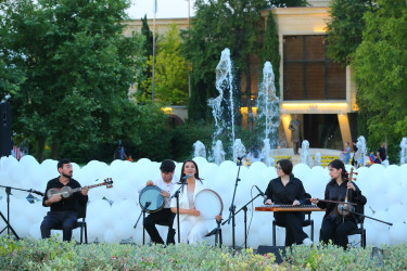 Heydər Əliyev adına istirahət parkında 15 iyun – “Milli Qurtuluş Günü”nə həsr olunmuş “Qurtuluşdan Zəfərə” adlı konsert proqramı