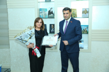 23 iyun 2025-ci il tarixində Binəqədi Rayon İcra Hakimiyyətinin inzibati binasında 23 İyun–“Dövlət Qulluqçularının Peşə Bayramı" münasibətilə tədbir