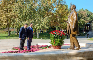 8 Noyabr- “Zəfər Günü”nün beşinci ildönümü ilə əlaqədar Binəqədi rayonunda şəhidlərimizin əziz xatirəsinin yad edilməsi