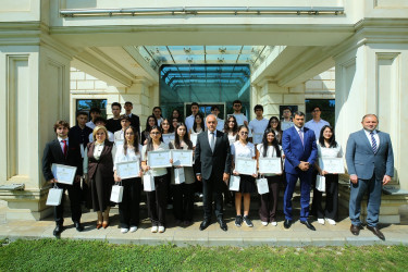 11 sentyabr 2026-cı il tarixində  2025-2026-cı tədris ilində ali təhsil müəssisələrinə tələbə qəbulu imtahanında Binəqədi rayonu üzrə yüksək nəticə göstərən gənclərlə  görüş