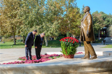 8 Noyabr- “Zəfər Günü”nün beşinci ildönümü ilə əlaqədar Binəqədi rayonunda şəhidlərimizin əziz xatirəsinin yad edilməsi