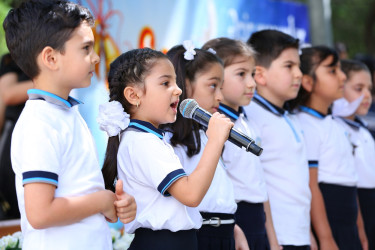 14 iyun 2025-ci il tarixində 2024-2025-ci tədris ilinin başa çatması münasibətilə Binəqədi rayonunun orta ümumtəhsil müəssisələrində “Son zəng” tədbirləri