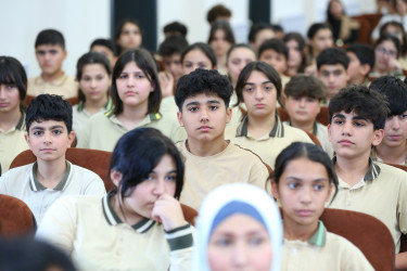 23 oktyabr 2025-ci il tarixində “Konstitusiya və Suverenlik İli” çərçivəsində Binəqədi rayonu 335 № li tam orta məktəbdə çətin həyat şəraitində olan yetkinlik yaşına çatmayanlar üçün sosial reabilitasiya və cəmiyyətə inteqrasiyası ilə bağlı tədbirlərin gücləndirilməsi, onlara tibbi və psixolojin dəstəyin göstərilməsi məqsədilə “Sən tək deyilsən!” mövzusunda maarifləndirici tədbir