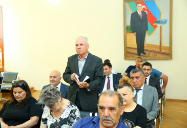 03 iyun 2025-ci il tarixində Binəqədi Rayon İcra Hakimiyyətinin başçısı Elxan Allahverdiyevin 9-cu mikrorayon sakinləri ilə səyyar qəbulu