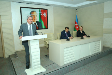 23 iyun 2025-ci il tarixində Binəqədi Rayon İcra Hakimiyyətinin inzibati binasında 23 İyun–“Dövlət Qulluqçularının Peşə Bayramı" münasibətilə tədbir