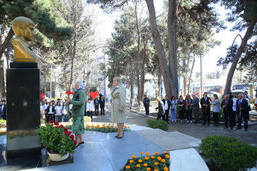 Azərbaycanın Respublikasının Milli Qəhrəmanı Fərhad Hümbətovun büstü qarşısında xatirəsinə həsr olunmuş tədbir 01.04.2025