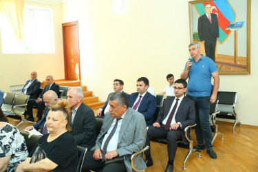 03 iyun 2025-ci il tarixində Binəqədi Rayon İcra Hakimiyyətinin başçısı Elxan Allahverdiyevin 9-cu mikrorayon sakinləri ilə səyyar qəbulu